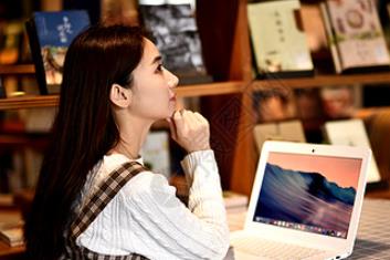 失业了现在做什么比较好？失业了目前做什么行业可以赚到钱？配图