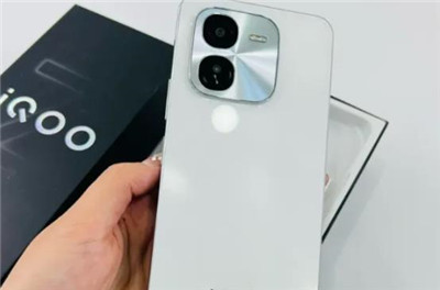 防摔防水，iQOO Z9x性价比王者，只要900配图