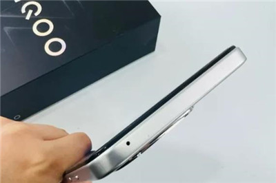 防摔防水，iQOO Z9x性价比王者，只要900配图