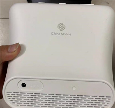 85元的智能触屏音箱，移动出的小电视可以玩玩配图
