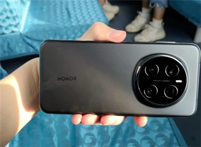12GB+256GB+5850mAh荣耀Magic7 Pro值得买么？配图