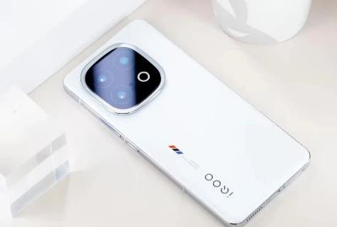 2025年哪些手机性能强价格低，这四款12+512G大内存配图