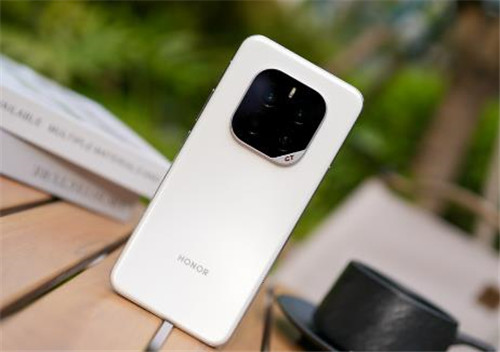 可以“闭眼买”的4款骁龙8至尊版手机配图