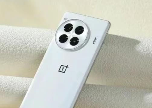 8月国补杀疯了！4款 16GB+512GB手机跳水价，最低不到2千！配图