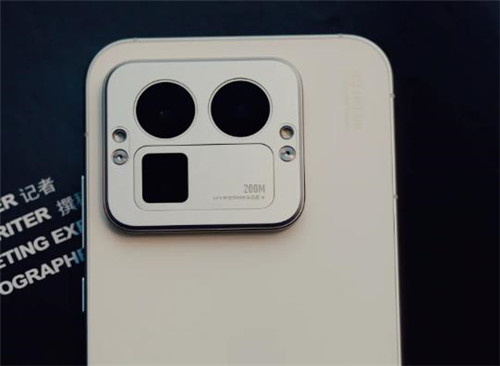 2025公认“口碑最佳”的3款冷门旗舰，大内存可以用三年！配图